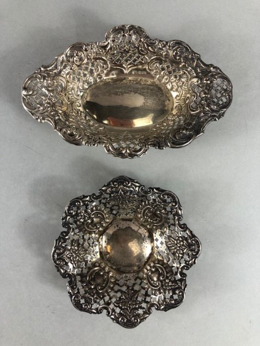 Two pierced Silver hallamrked Bon Bon dishes the largest approx 14.5cm across and total weight 76g