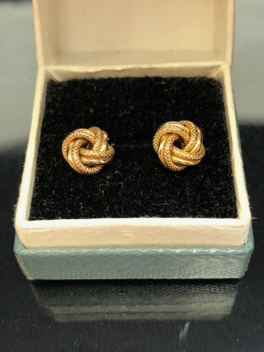 Pair of 9ct Gold twisted rope design earrings (1g)