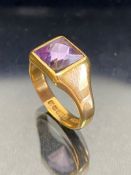 9ct Gold fully hallmarked ring set with a Pyramid shaped Amethyst approx size 'T' & 6.7g A/F