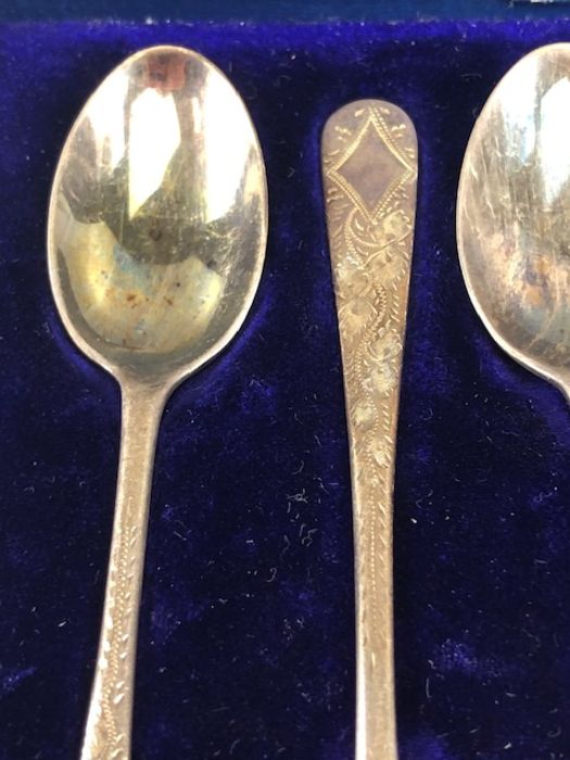 Hallmarked cased set of teaspoons and a pair of sugar nips hallmarked for Sheffield by maker C T - Image 4 of 11