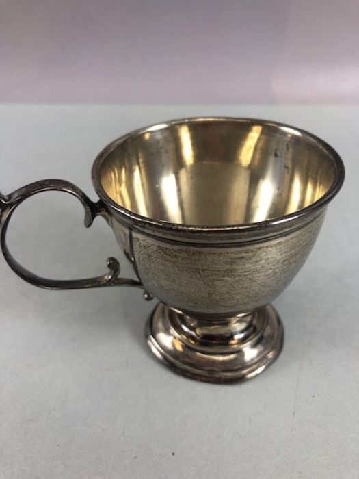 Collection of silver hallmarked items to include a silver photo frame, Silver cup, flatware and - Image 18 of 29