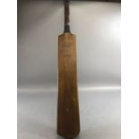 Cricket Sporting collectables interest: Summers Brown and Sons Ltd Force XXX cricket bat signed by