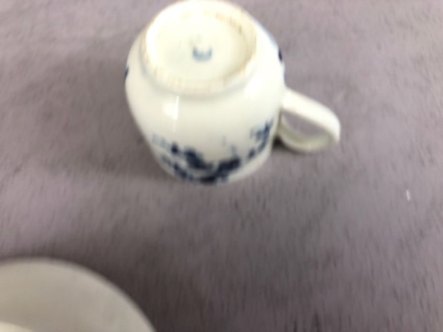 Collection of 18th and 19th Century porcelain Worcester teawares, to include Herringbone teapot - Image 48 of 65