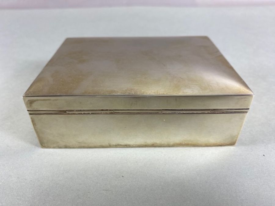 Silver Hallmarked cigarette box, hinged lid, wooden lined approx 11.5 x 8.6 x 3.8cm and hallmarked - Image 3 of 7