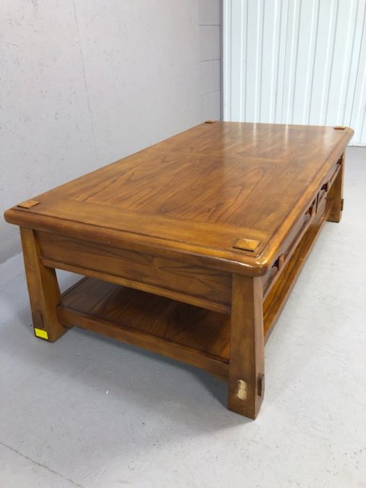 Modern oak coffee table with two drawers and shelf under, approx 120cm x 67cm x 40cm tall - Image 5 of 6