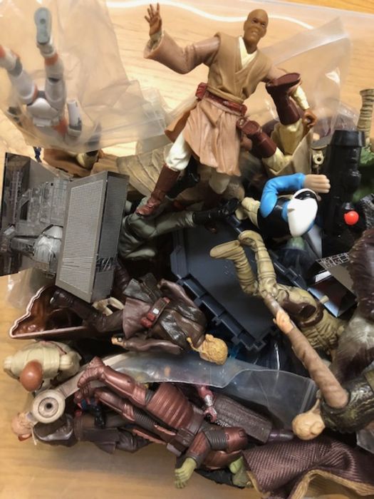 Large collection of loose action figures to include Star Wars etc - Bild 5 aus 5
