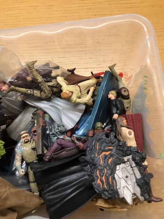 Large collection of loose action figures to include Star Wars etc - Bild 4 aus 5