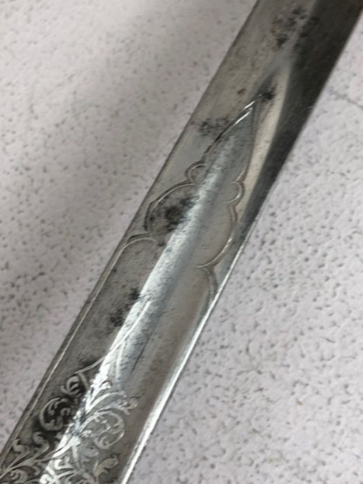 British Victorian 1827 Pattern Officers Sword blade etched DAWSON ROCHESTER etched with crowned VR - Image 37 of 49