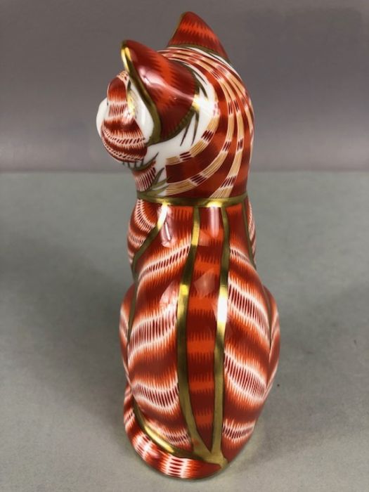 Two Royal Crown Derby paperweights in the form of seated cats, each approx 13cm in height - Image 12 of 13
