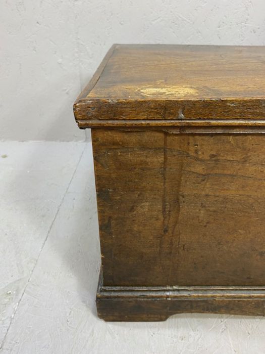 Victorian elm chest with internal compartment, approx 94cm x 51cm x 35cm tall - Image 4 of 7