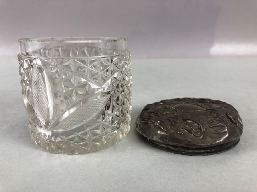 Collection of hallmarked silver items all as found and with total silver weight approx 144g (5) - Image 14 of 16