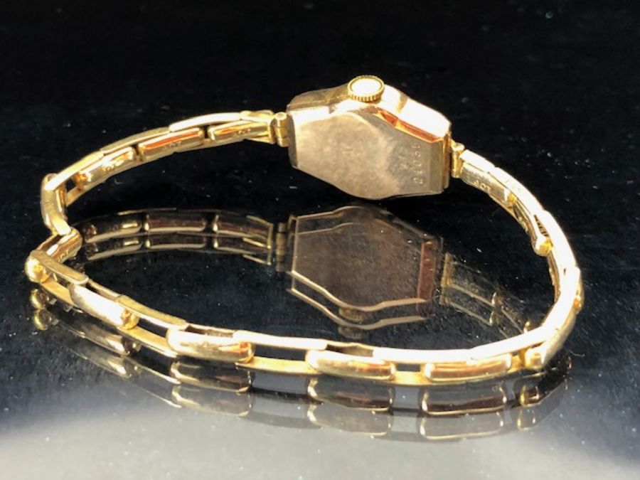 9ct Gold watch case and strap, wristwatch by "Everite" winds and runs (without movement 7.8g) - Image 5 of 6