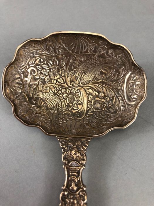 Silver hallmarked ornate (possibly caddy) spoon the handle set with a Silver coin hallmarked for - Image 3 of 5