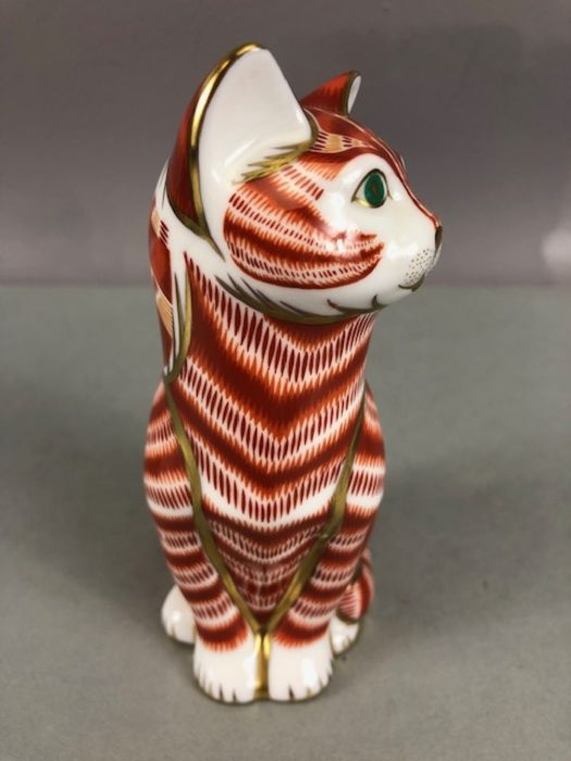 Two Royal Crown Derby paperweights in the form of seated cats, each approx 13cm in height - Image 10 of 13