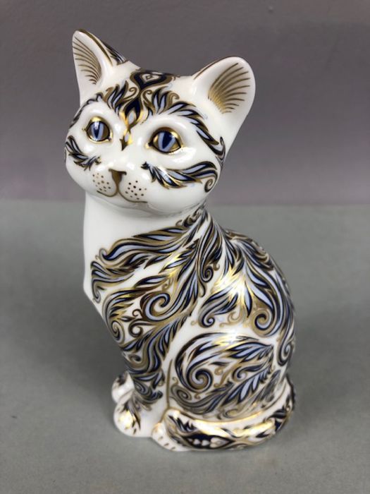 Royal Crown Derby 'Majestic Cat' paperweight, limited edition 2999/3500, signed, silver stopper,