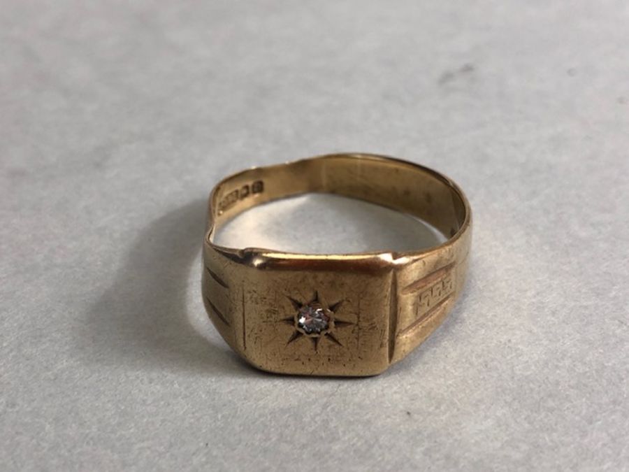 9ct Gold signet ring set with a single diamond, fully hallmarked in a star setting, fully hallmarked - Image 4 of 7