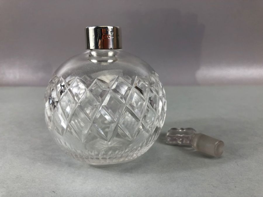 Two Silver topped and hallmarked cut glass scent bottles each with stoppers, the tallest approx 17cm - Image 7 of 7