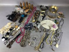 Good collection of costume jewellery and curios to include tiaras, vintage cased spectacles,