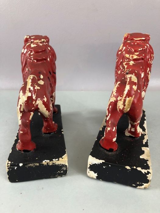 Pair of Booths Gin Red rampant lion advertising ceramic figurines each approx 15cm tall - Image 7 of 8