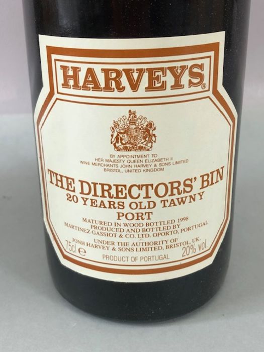 Port: HARVEYS THE DIRECTORS' BIN 20 years old Tawny Port - Image 3 of 6