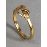 18ct Gold cross over design ring approx size S & 3.5g