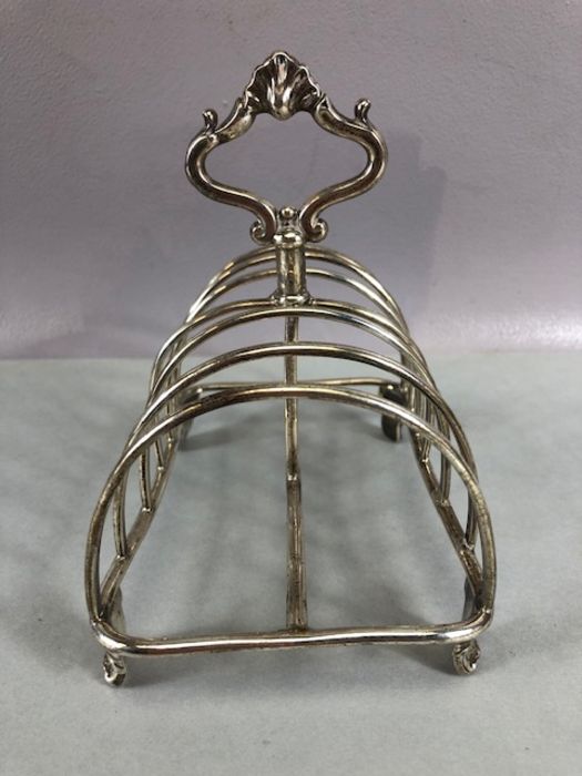 Silver hallmarked toast rack hallmarked for Birmingham approx 16 x 10 x 15cm tall possibly - Image 2 of 9