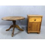 Pine coffee table and a pine bedside cabinet (2)