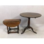 Antique oak three plank tilt-top table on tripod feet with small gateleg sofa table (2)