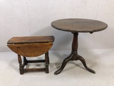 Antique oak three plank tilt-top table on tripod feet with small gateleg sofa table (2)
