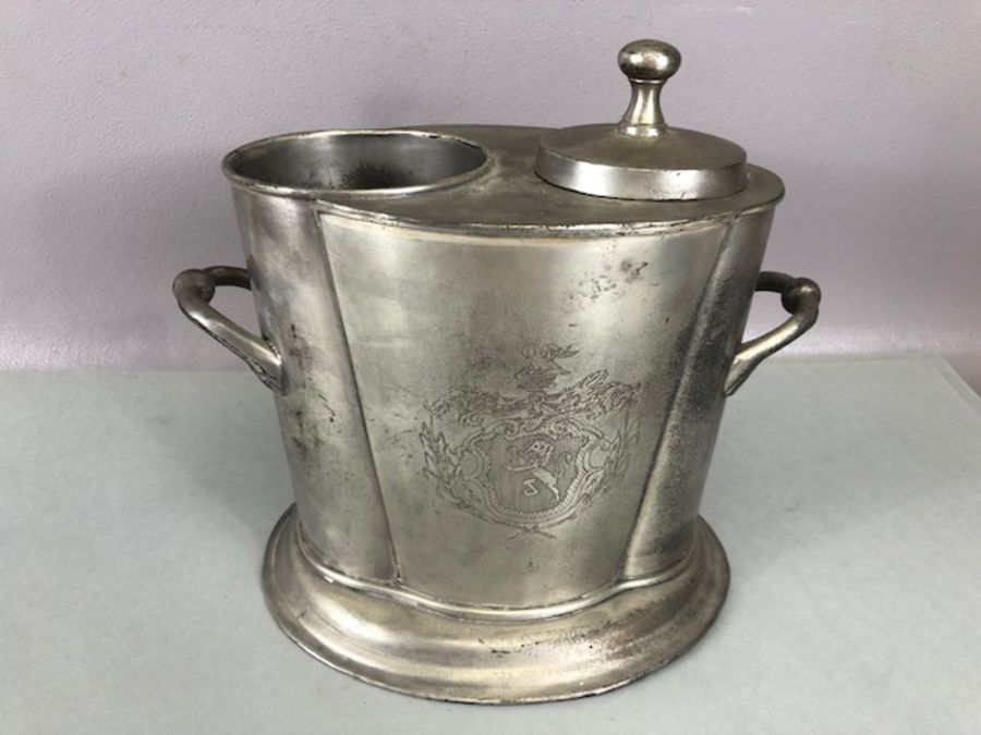 Pewter Georgian Wine cooler with inscribed coat of arms twin handled with stepped base approx 23cm - Image 7 of 10