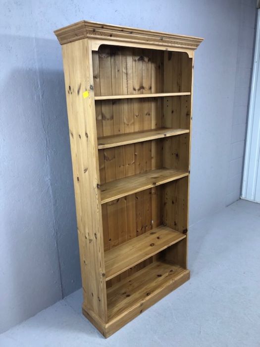 Pine bookcase with adjustable shelves, approx 92cm x 31cm x 183cm tall - Image 2 of 6