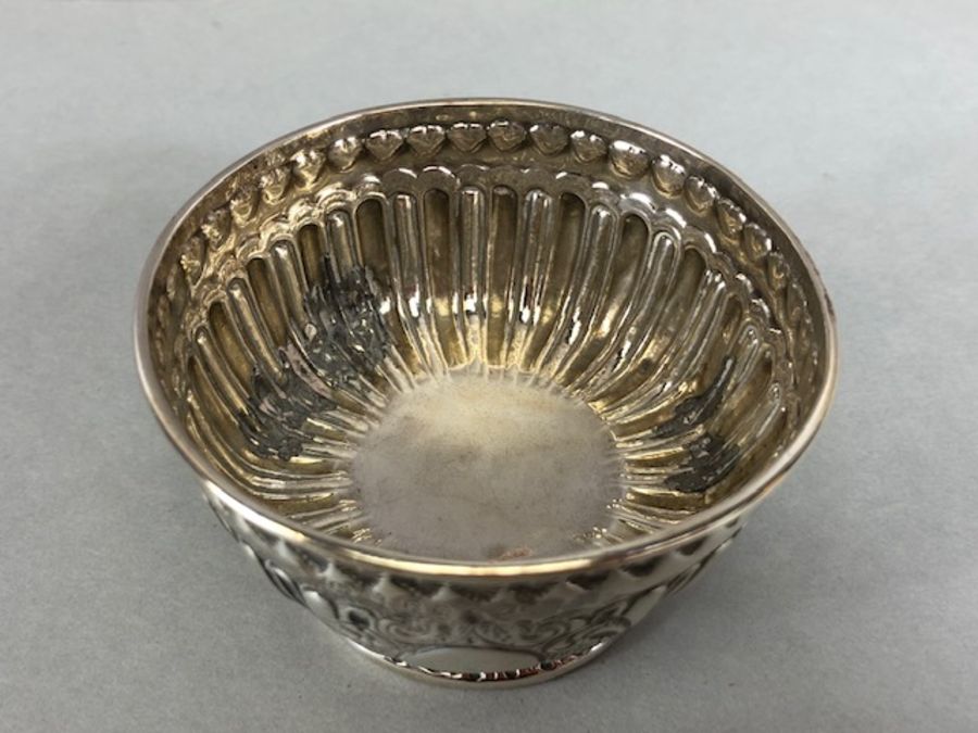 Silver Hallmarked Georgian bowl with repousse design and unmarked cartouche hallmarked London 1800 - Image 2 of 10