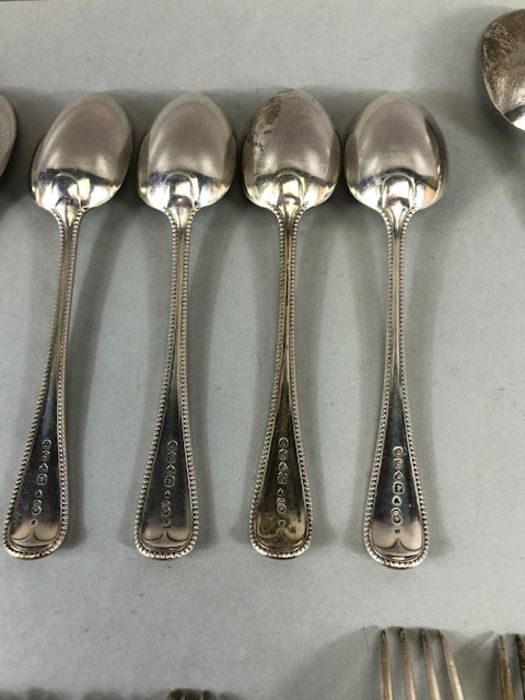 Silver hallmarked for London 1872 Victorian cutlery/ flatware by maker Chawner & Co (George - Image 28 of 31