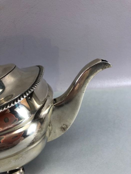 Silver hallmarked teapot on bun feet hallmarked for Sheffield total weight approx 673g - Image 10 of 16