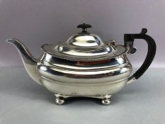 Silver hallmarked teapot on bun feet hallmarked for Sheffield total weight approx 673g