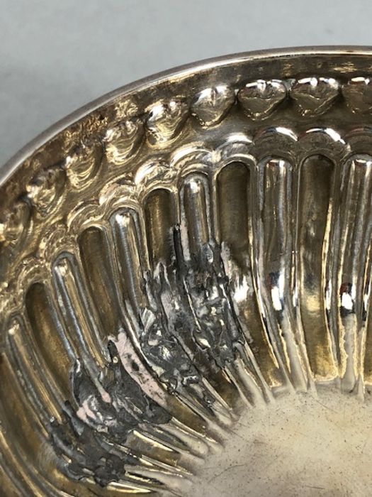 Silver Hallmarked Georgian bowl with repousse design and unmarked cartouche hallmarked London 1800 - Image 3 of 10