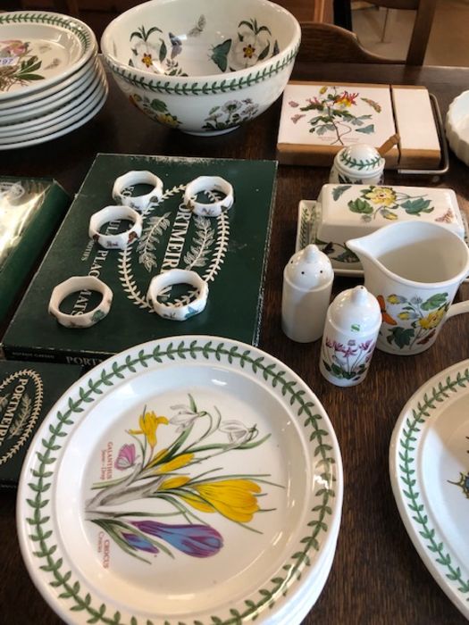 Collection of Portmeirion 'The Botanic Garden' pattern dinner and tea ware to include 8 dinner - Image 4 of 9