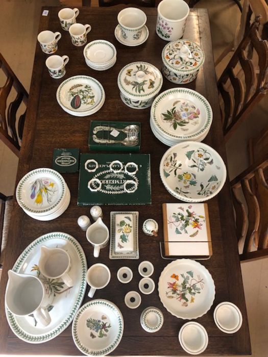 Collection of Portmeirion 'The Botanic Garden' pattern dinner and tea ware to include 8 dinner