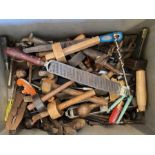 Vintage tools: good collection of vintage woodworking tools to include planes, files, chisels, mitre