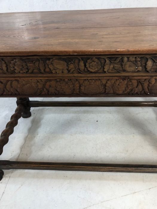 Large drop leaf dining room dining table on turned legs, approx 153cm wide - Image 16 of 24