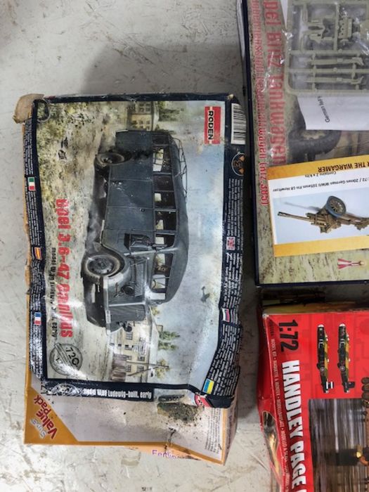 Military Model Kits. a Collection of mostly 1:72 ,WW2 military vehicle kits, Tanks, Trucks and - Image 9 of 9