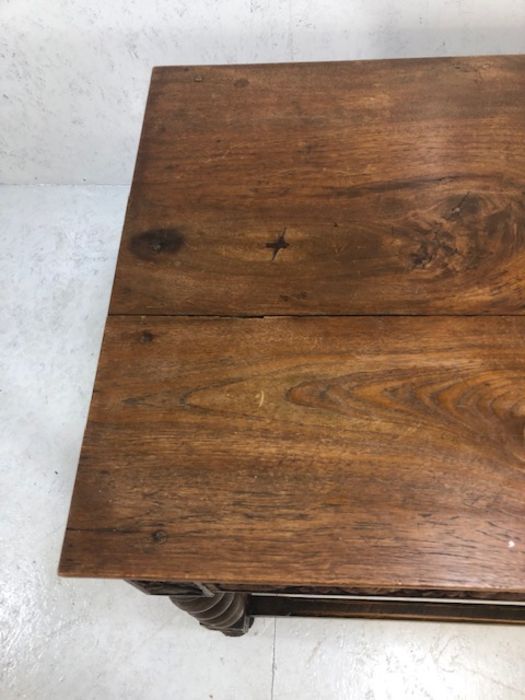 Large drop leaf dining room dining table on turned legs, approx 153cm wide - Image 13 of 24