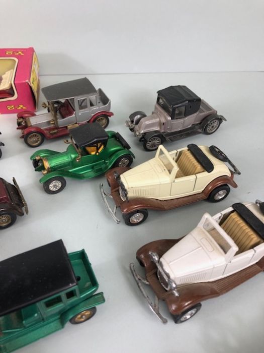 Collection of mostly Matchbox and Corgi diecast vehicles, - Image 7 of 10