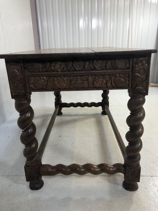 Large drop leaf dining room dining table on turned legs, approx 153cm wide - Image 22 of 24
