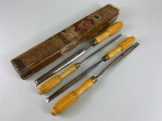 Vintage tools, Ward & Payne pairing chisels x 4 in box , A.F