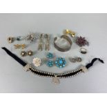 costume jewellery, a collection of stone set costume jewellery to include ,ear rings broaches ,and