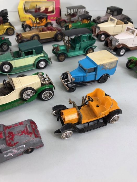 Collection of mostly Matchbox and Corgi diecast vehicles, - Image 9 of 10