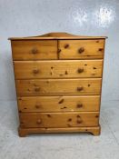 Pine Chest of Draws, Modern Pine chest of draws, run of 4 draws with 2 on top, round knobs,