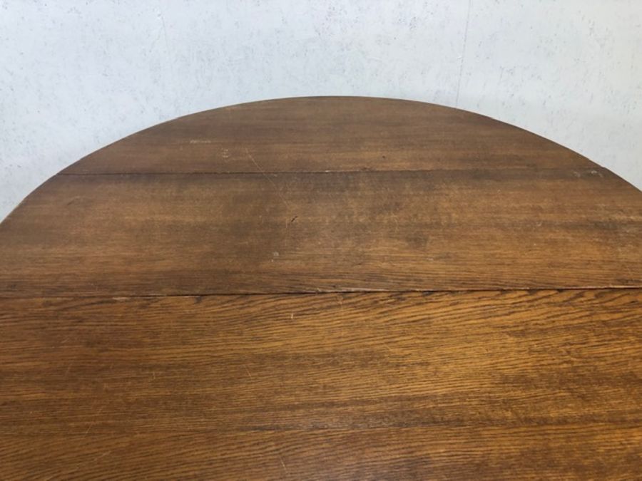 Large drop leaf dining room dining table on turned legs, approx 153cm wide - Image 8 of 24