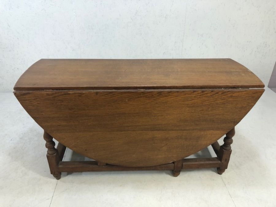 Large drop leaf dining room dining table on turned legs, approx 153cm wide - Image 2 of 24